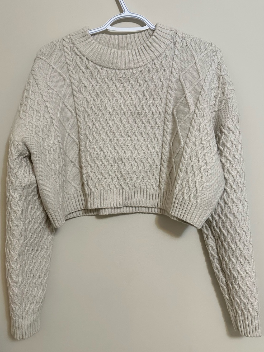 H&M Cream Cable-Knit Cropped Crewneck Sweater